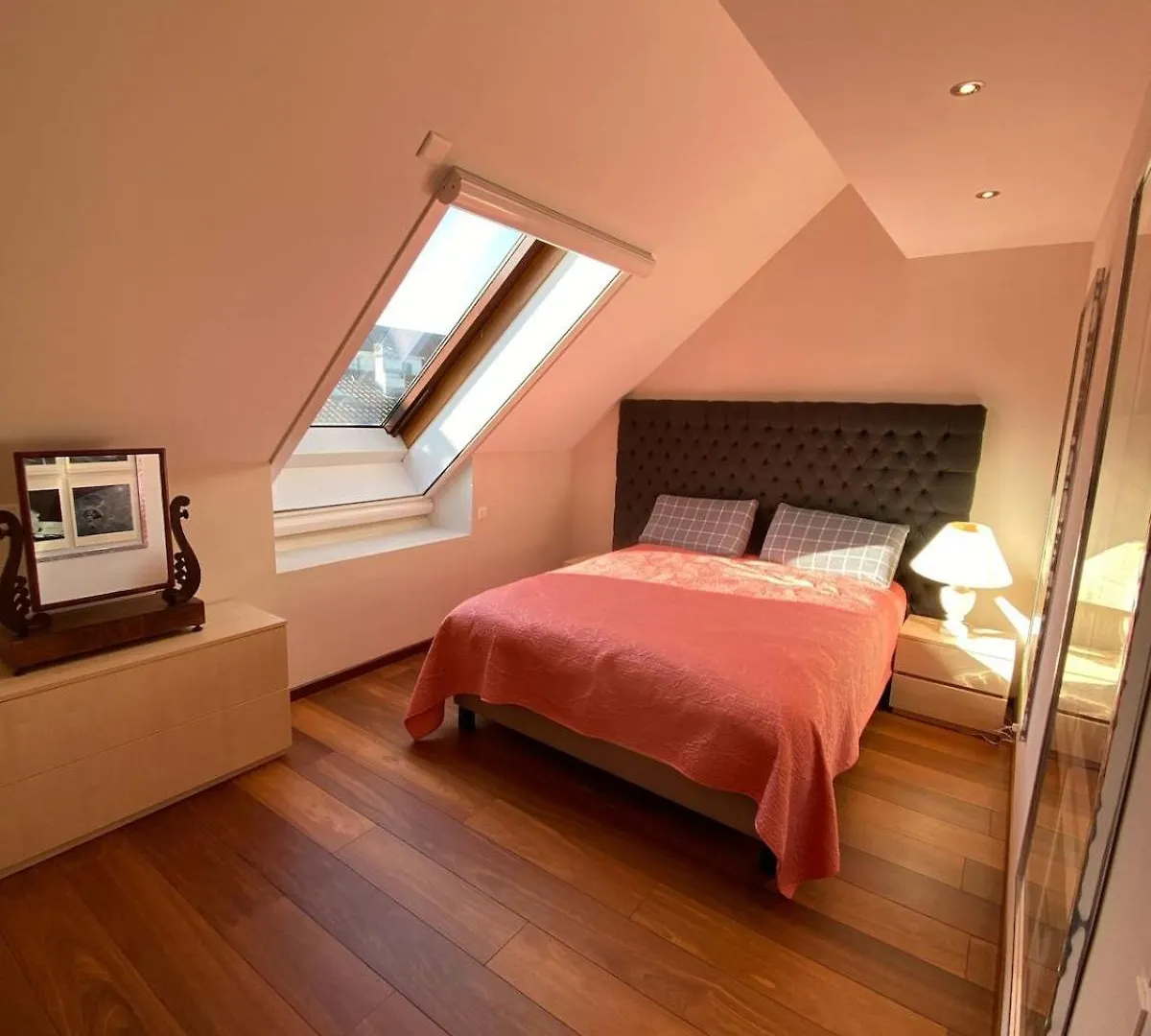 Magnifique Appartement Au Coeur Des Eaux-Vives ジュネーブ 0*,  スイス